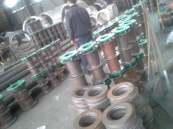 林芝地區(qū)林芝縣多種型號的<a href=http://www.www.yw25je.com target=_blank class=infotextkey>防水套管</a>發(fā)貨現(xiàn)場